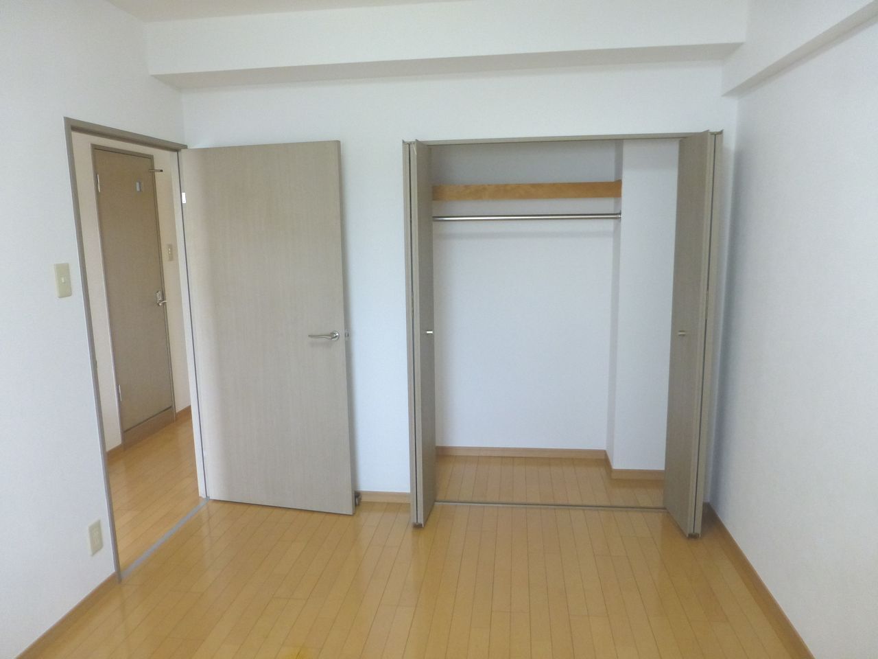 DP洋室2収納
